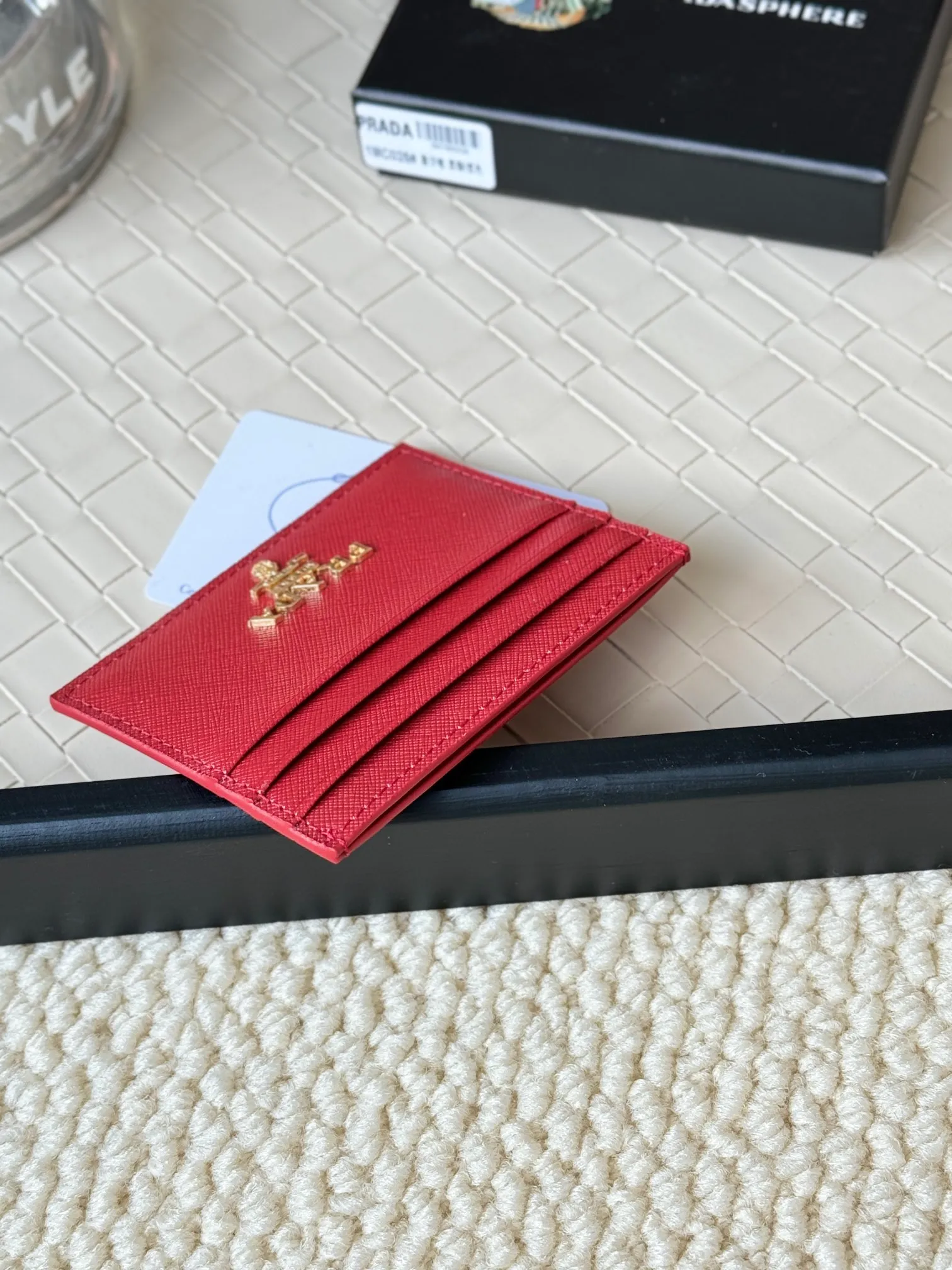 💰110prada popular card holder, unisex small card holder, black, model 1MC025, loose lettering Triangle Wheat series, nine colors, made of cross-grain cowhide, 6 card slots ➕ One middle sandwich, can place multiple cards and zeros 💰, size 11.2×8.5cm, real shot, what you see is what you get