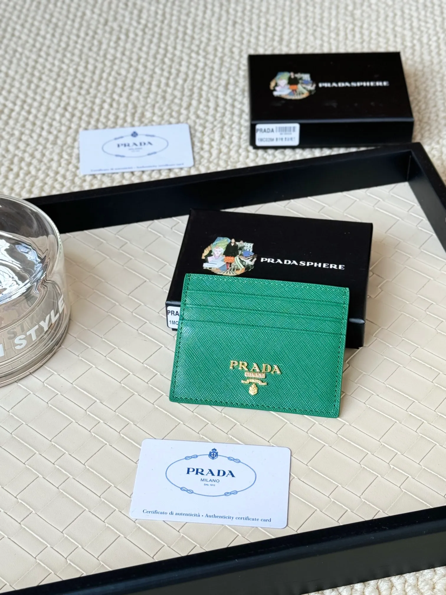 💰110prada popular card holder, unisex small card holder, black, model 1MC025, loose lettering Triangle Wheat series, nine colors, made of cross-grain cowhide, 6 card slots ➕ One middle sandwich, can place multiple cards and zeros 💰, size 11.2×8.5cm, real shot, what you see is what you get