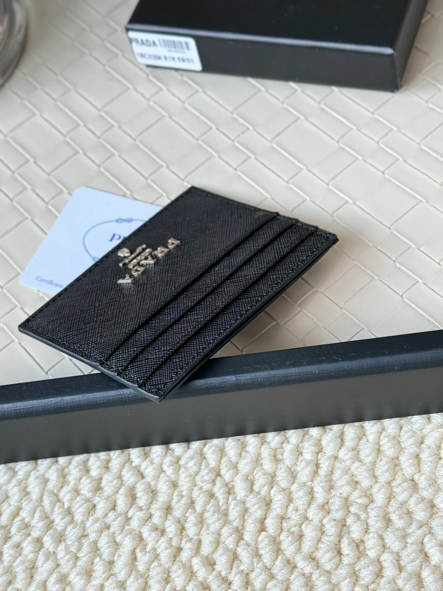 💰110prada popular card holder, unisex small card holder, black, model 1MC025, loose lettering Triangle Wheat series, nine colors, made of cross-grain cowhide, 6 card slots ➕ One middle sandwich, can place multiple cards and zeros 💰, size 11.2×8.5cm, real shot, what you see is what you get