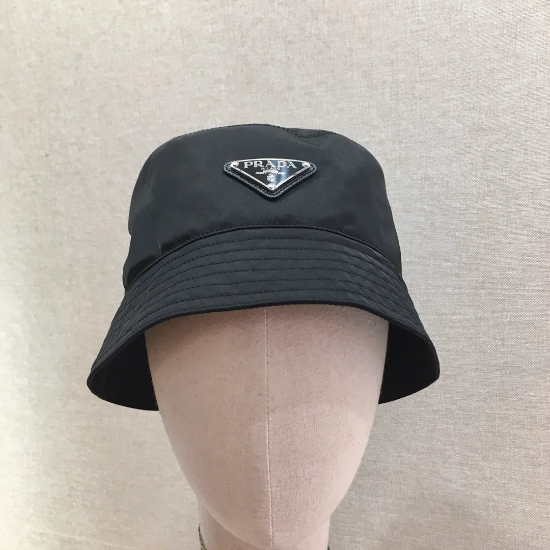 💰320, Internet celebrity fisherman hat🎩, I heard it is very popular at the moment😍😍, it is still a hot style this year, unisex, no matter it can be matched with any clothes, it is affordable for any occasion👏👏Lightweight nylon fabric, fashion is so simple, good-looking and practical.