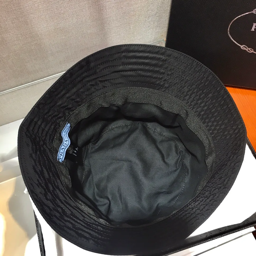 💰320, Internet celebrity fisherman hat🎩, I heard it is very popular at the moment😍😍, it is still a hot style this year, unisex, no matter it can be matched with any clothes, it is affordable for any occasion👏👏Lightweight nylon fabric, fashion is so simple, good-looking and practical.