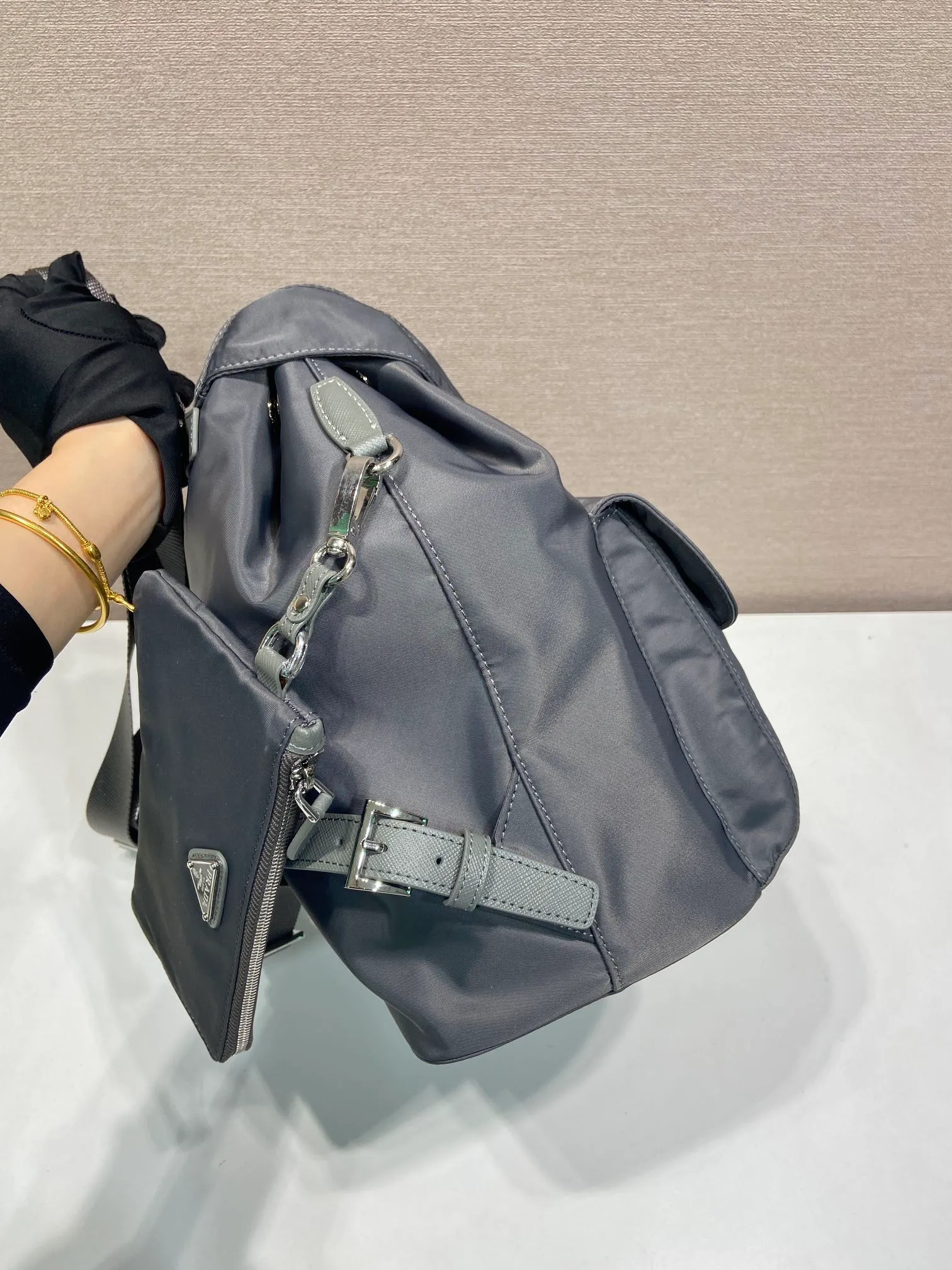 💰1160🎉New Backpack🎉1BZ811👍👍This nylon backpack is trimmed with exquisite Saffiano leather, a blend of multiple materials, and decorated with a triangular logo, highlighting fashionable elegance. It also comes with a detachable small handbag😘😘Light and practical, the upper body effect is super stylish, and it can be matched at will😘😘Fully upgraded nylon fabric👍👍Length 30x Height 32x Bottom 15cm👏👏👏💰💰💰