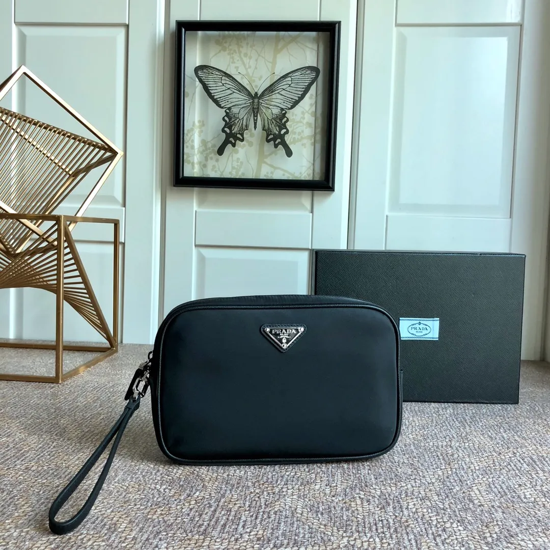 💰700, popular handbag 👍👍2NE007 triangle, made of imported nylon material/cross pattern cowhide, 👍👍polished steel hardware, detachable handle Belt, zipper on the back, many compartments, large capacity, high-end and elegant👍👍Men’s favorite, length 24x height 16x bottom 7cm.👏🏻👏🏻👏🏻