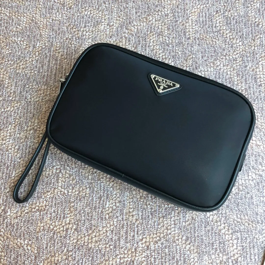 💰700, popular handbag 👍👍2NE007 triangle, made of imported nylon material/cross pattern cowhide, 👍👍polished steel hardware, detachable handle Belt, zipper on the back, many compartments, large capacity, high-end and elegant👍👍Men’s favorite, length 24x height 16x bottom 7cm.👏🏻👏🏻👏🏻