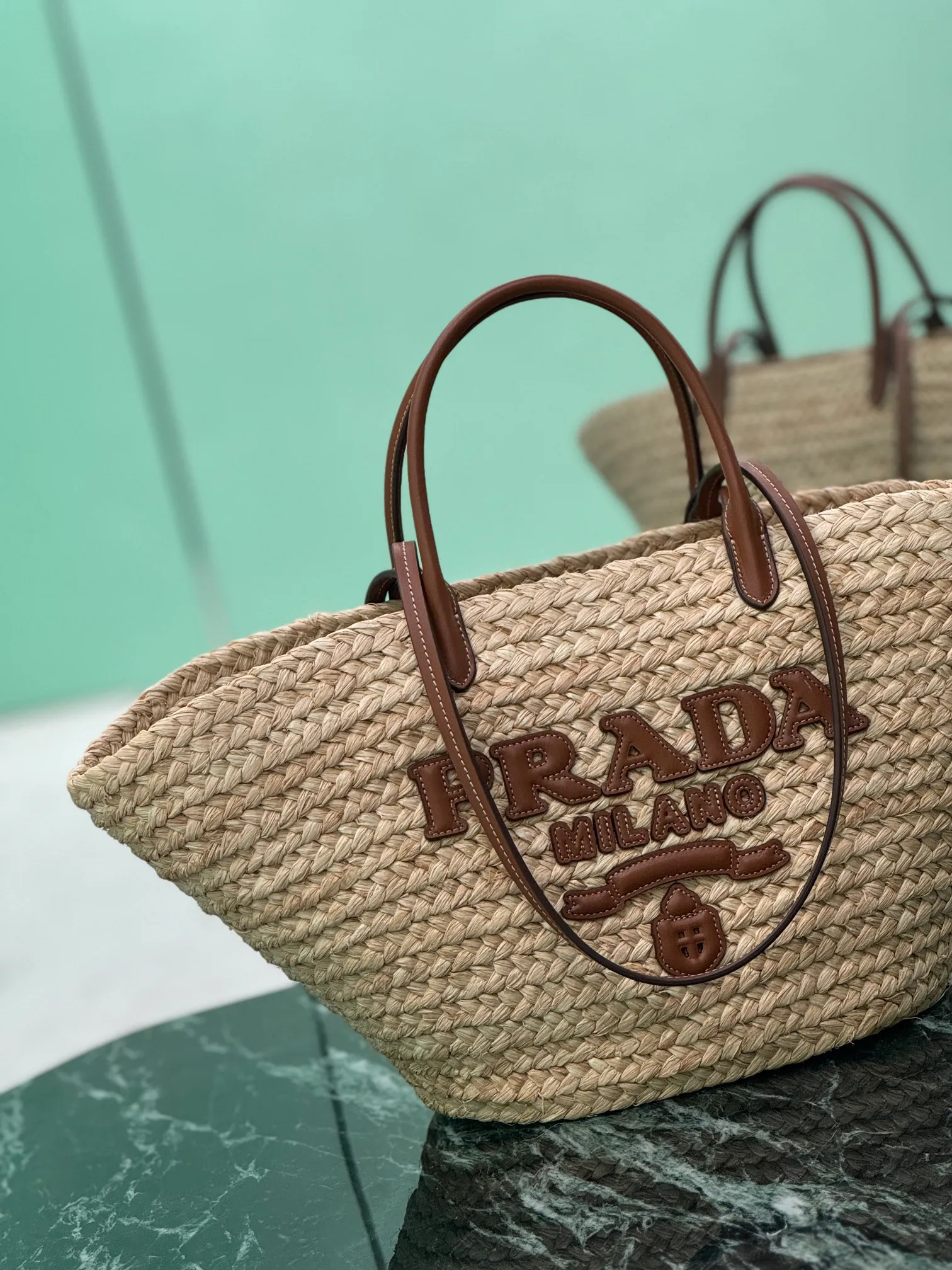 💰1700🌟Raffia vegetable basket handbag full of holiday style, large silhouette, double shoulder straps and top handle, front logo, leather trim.  Size: 27×56×28cm Style number: 1BG470