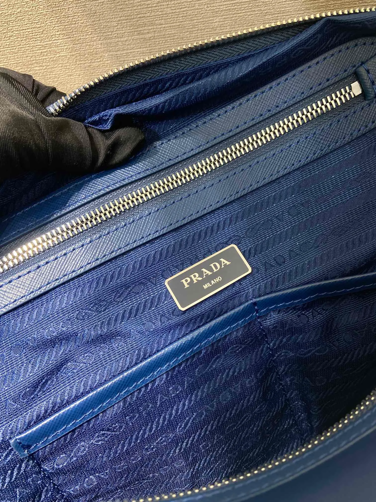 💰960, P Jiachui's popular men's bag, 2096 black, top quality, made of imported parachute fabric + imported cowhide, top hardware, lightweight + super large space, usable when traveling far away, never outdated, length 40X height 35X14cm.