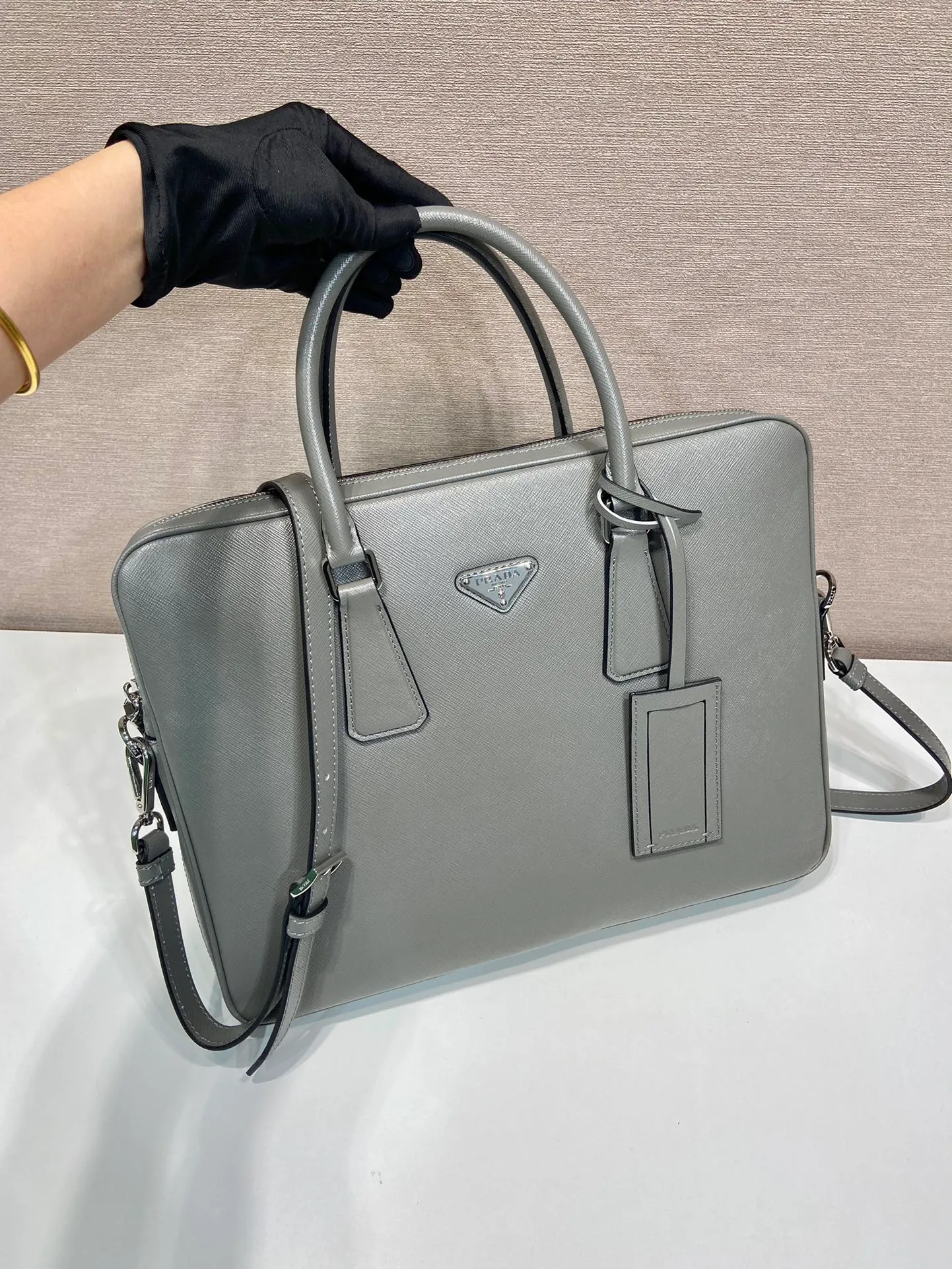 💰1840🎉Classic new color🎉2VE0368 is out of stock, bottom width is 3.5cm👻👻👻, synchronized with counters, lightweight + ultra-thin + solid Used, the style that men have always requested, top quality, 175 OEM code, length 37x height 28x base width 3.5cm.💪💪💪💰💰💰