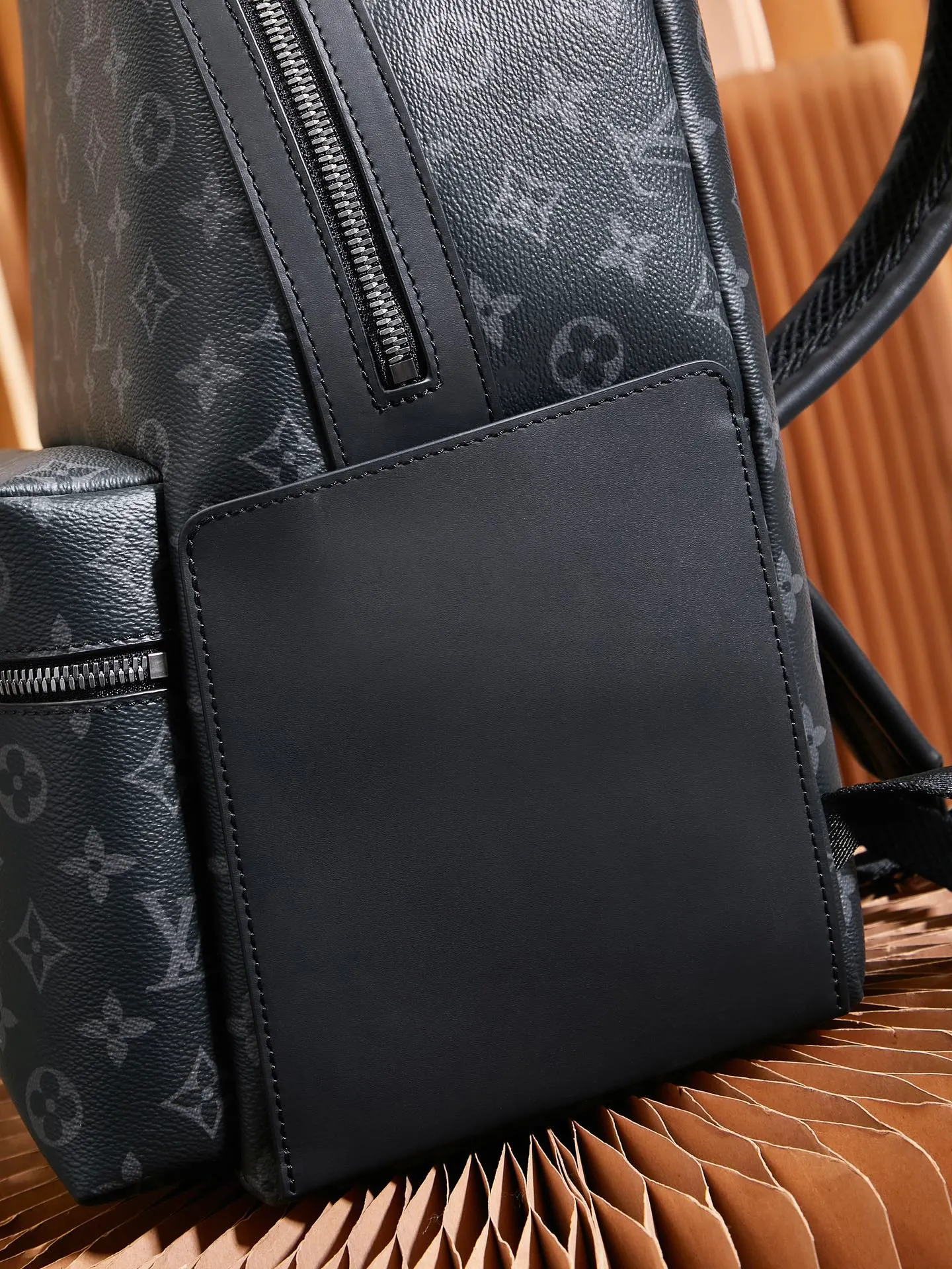P¥960👉nfc163C01 dynamic chip version👈This Discovery backpack M22558 top-notch inspection-free all-steel hardware size: 29*38*20cm [Essential details, every detail is impeccable]