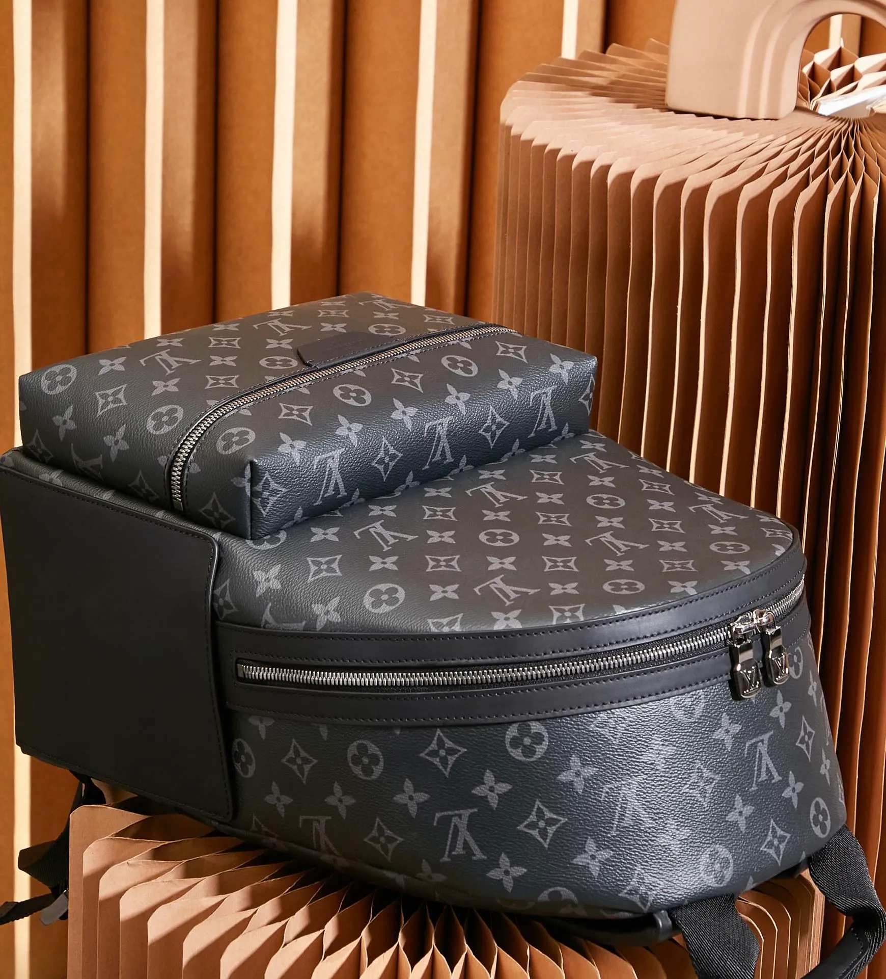 P¥960👉nfc163C01 dynamic chip version👈This Discovery backpack M22558 top-notch inspection-free all-steel hardware size: 29*38*20cm [Essential details, every detail is impeccable]