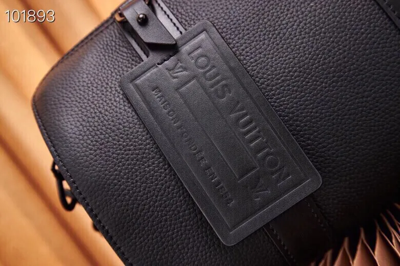 P¥940👉nfc163C01 dynamic chip version👈[Top-grade inspection-free all-steel hardware] This City Keepall handbag blooms in the Louis Vuitton neoclassical style in autumn. Aerogram fine-grained cow leather is as soft as traditional aviation letterhead. Metal LV letters subtly express the brand's logo. A detachable shoulder strap makes it easy to carry. It combines practical functionality with contemporary elegance. Aerogram grained cow leather, cow leather trim, fabric lining, metal hardware, metal lettering, double zipper closure, large main compartment! ! Model: M59255; Size: 27x17x13CM