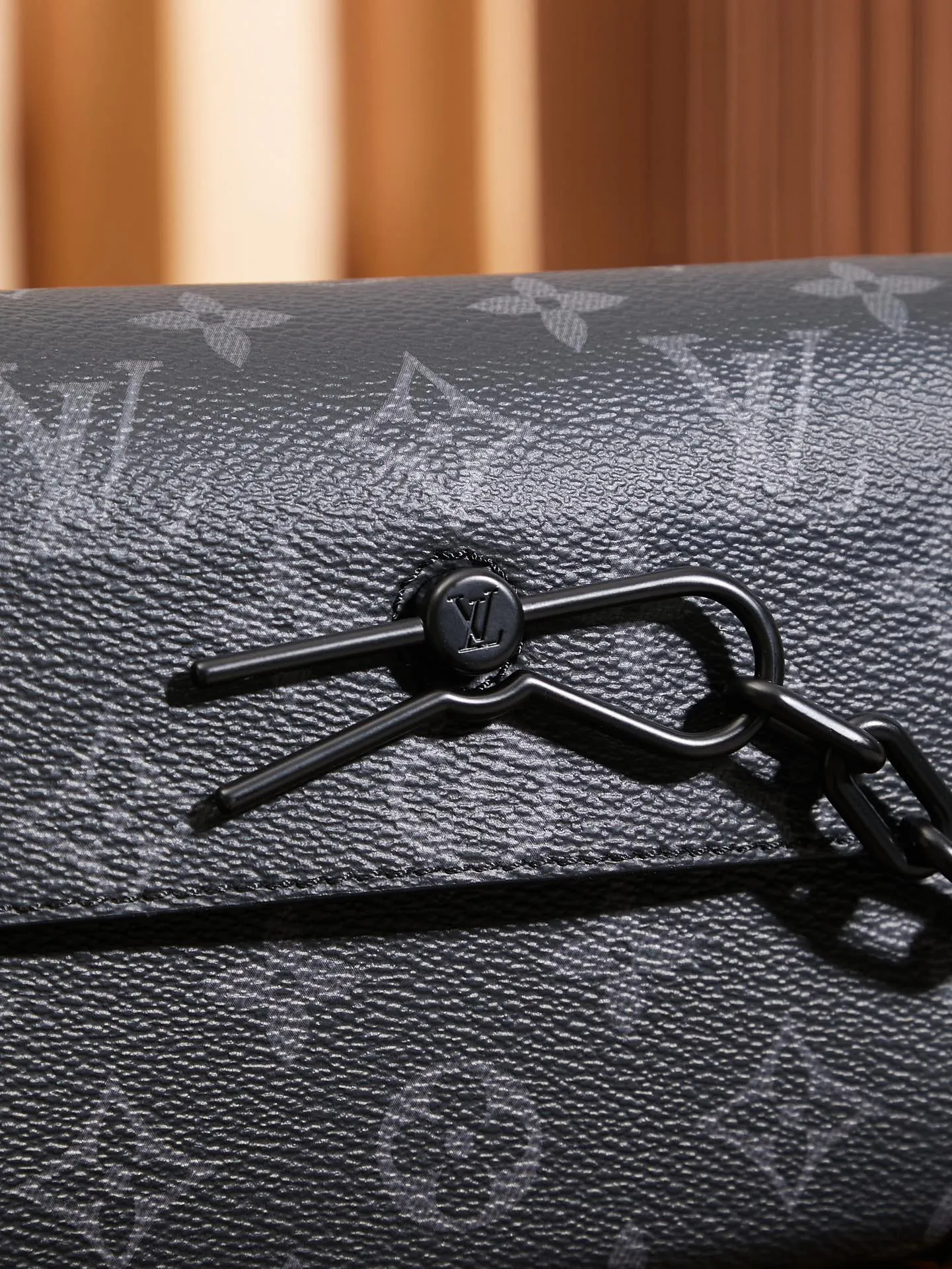 P¥680👉nfc dynamic chip version👈This Steamer mini handbag cross-body bag M81783 French original leather🇫🇷All steel hardware Size: 18*11*6.5cm [Essential details, every detail is impeccable]
