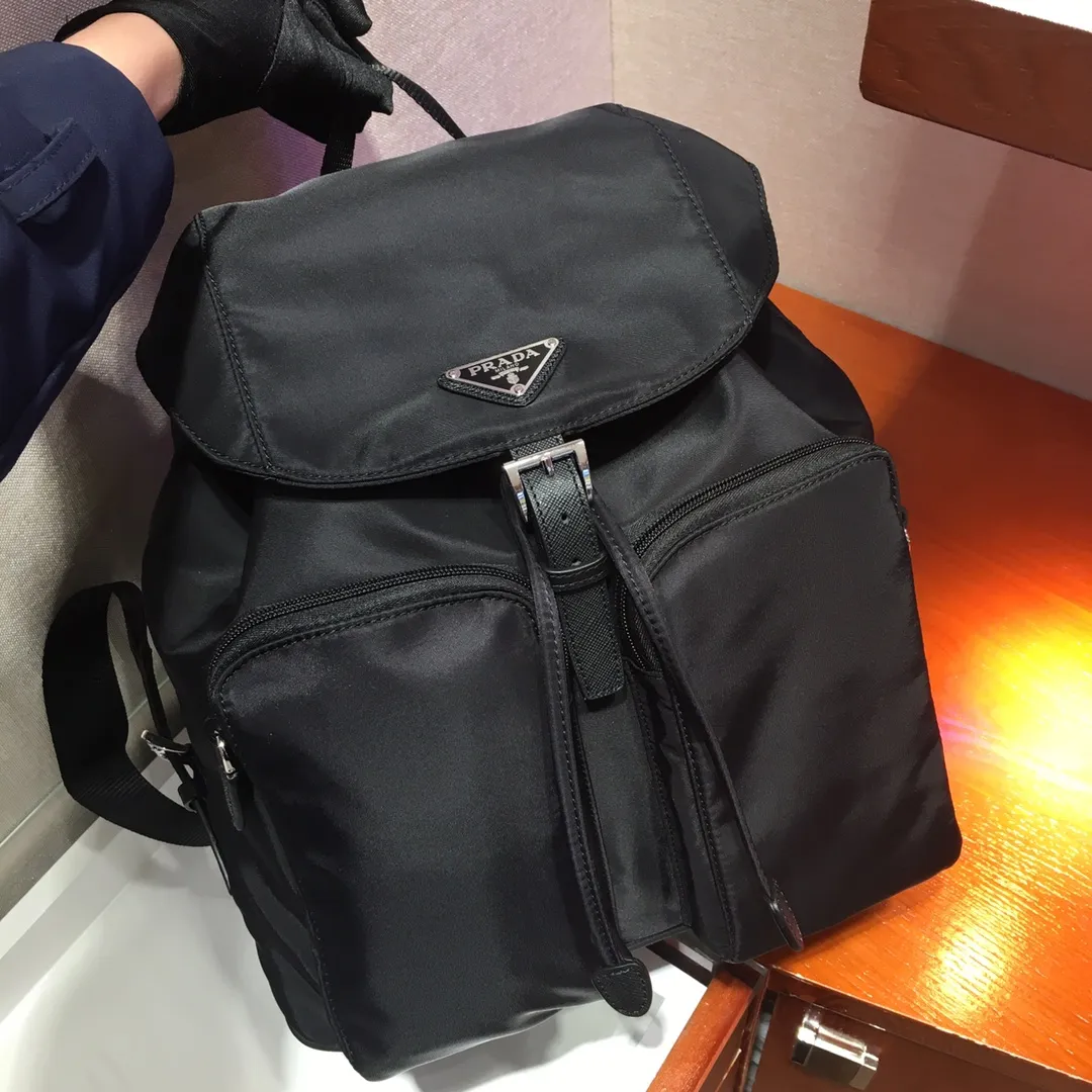 💰960✨The latest popular model✨ Original item Prada The latest popular nylon backpack 1BZ005 Classic triangle enamel logo Imported parachute fabric + top hardware accessories Fashionable and lightweight, 32x26x13cm long 👏🏻👏🏻👏🏻💰💰