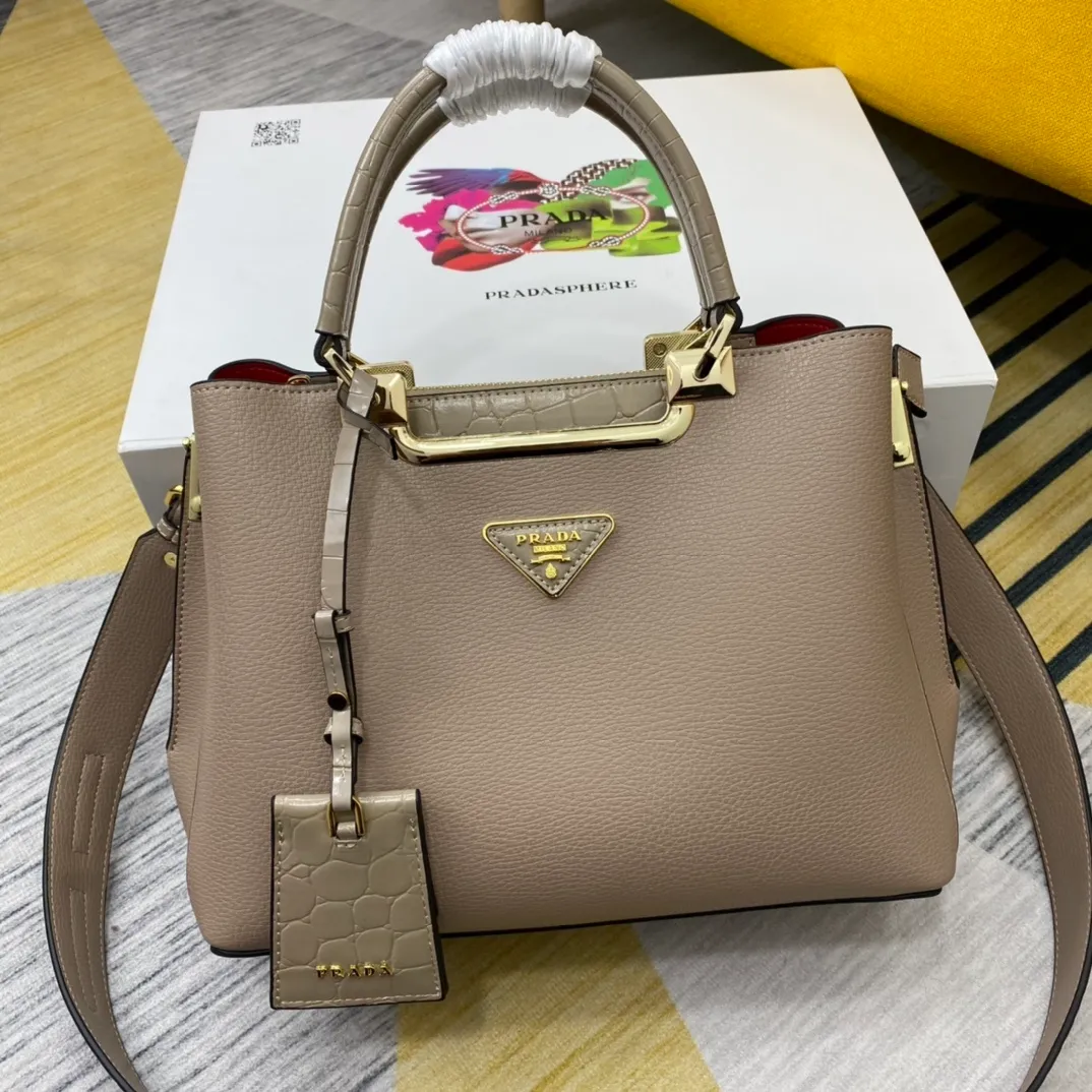 All categories Official website "Brand Women's Bags" Women's Bags 💙 PRADA 2022 official new Prada imported calfskin crossbody bag wholesale 58002500 High quality Size: 30-22-14CM