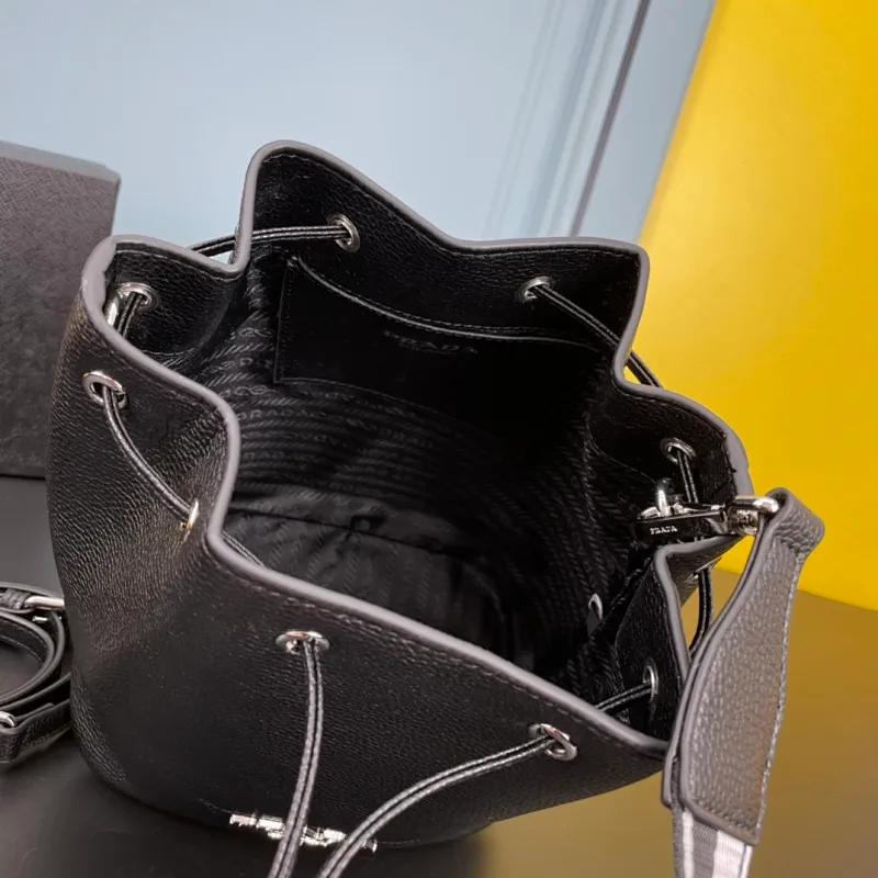 All categories Official website "Brand Women's Bags" Women's Bags 💙 PRADA 2022 official new Prada cowhide backpack wholesale 58001700 High quality Size: 20-25-14CM