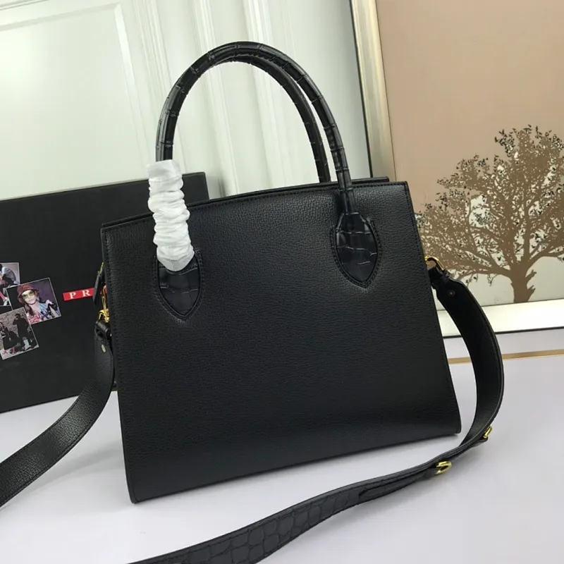 All categories Official website "Brand Women's Bags" Women's Bags 💙 PRADA 2022 official new Prada calfskin handbag wholesale 58002500 High quality Size: 30-24-15CM