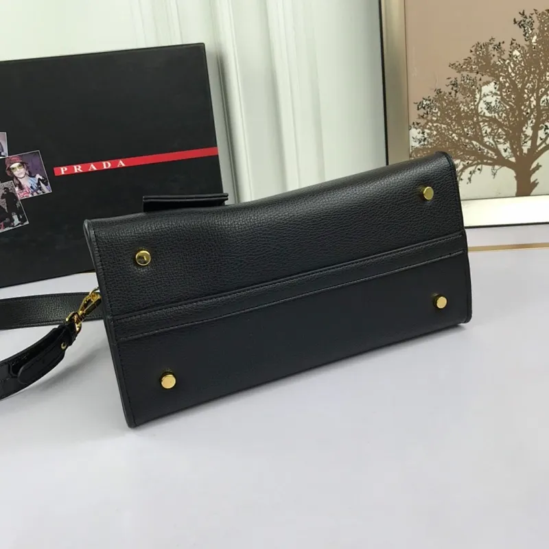 All categories Official website "Brand Women's Bags" Women's Bags 💙 PRADA 2022 official new Prada calfskin handbag wholesale 58002500 High quality Size: 30-24-15CM