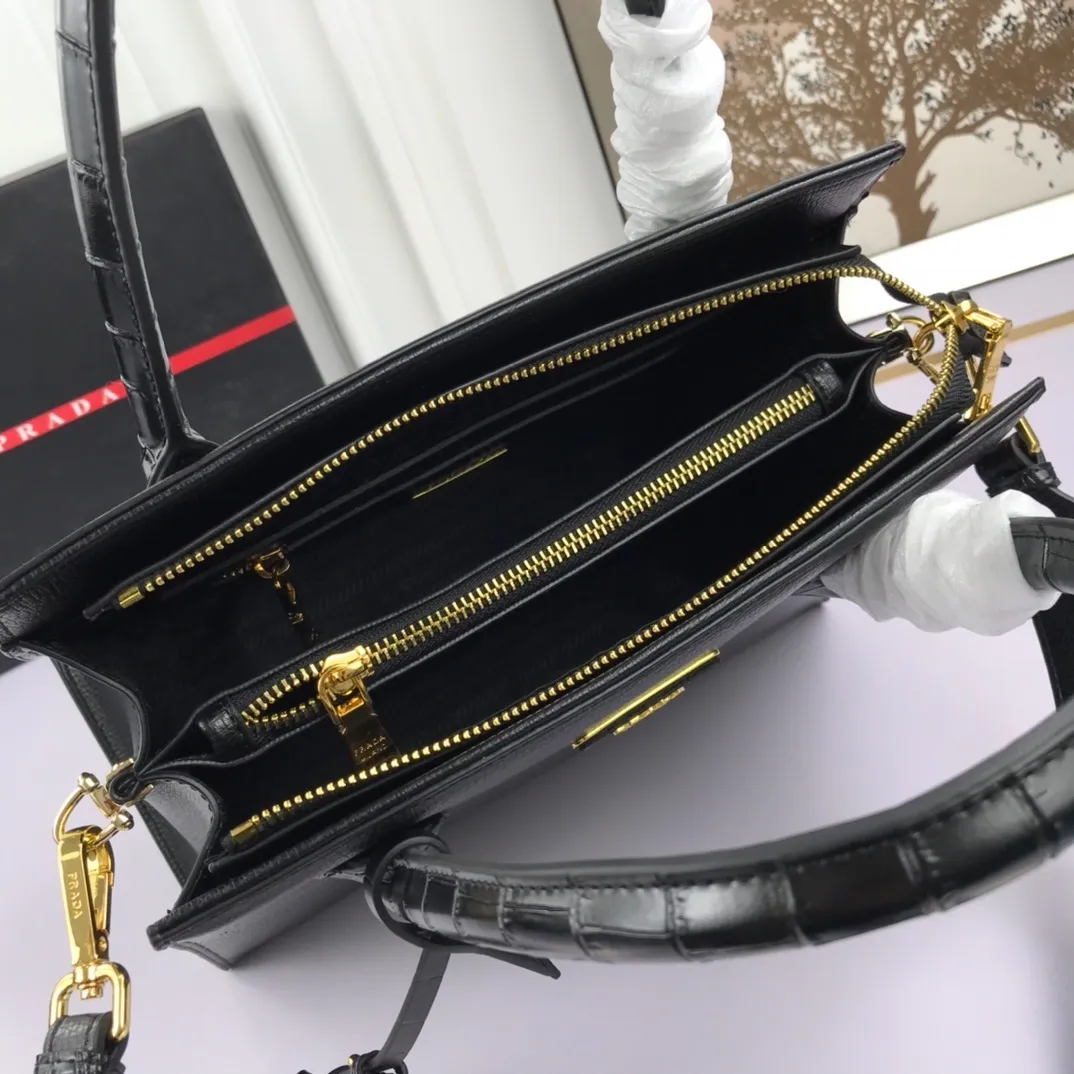 All categories Official website "Brand Women's Bags" Women's Bags 💙 PRADA 2022 official new Prada calfskin handbag wholesale 58002500 High quality Size: 30-24-15CM