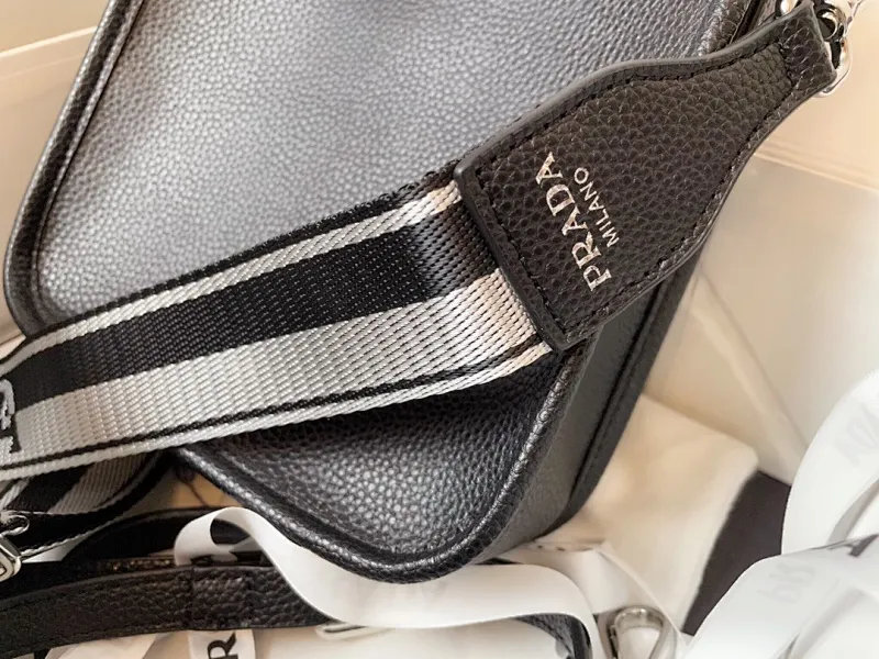 All Categories Official Website "Brand Women's Bags" Women's Bags 💙 PRADA 2024 Latest Prada Crossbody Bag