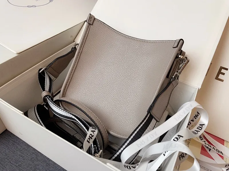 All Categories Official Website "Brand Women's Bags" Women's Bags 💙 PRADA 2024 Latest Prada Crossbody Bag