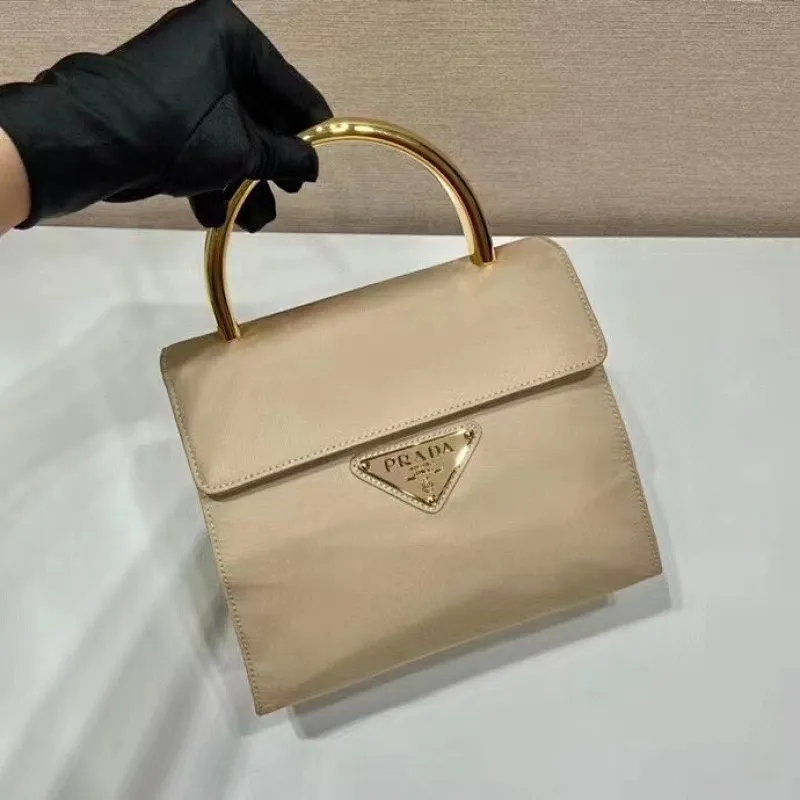 All categories Official website "Brand Women's Bags" Women's Bags 💙 PRADA 2022 official new Prada handbag wholesale Original order quality 58003800 Size: 21-17-12Cm