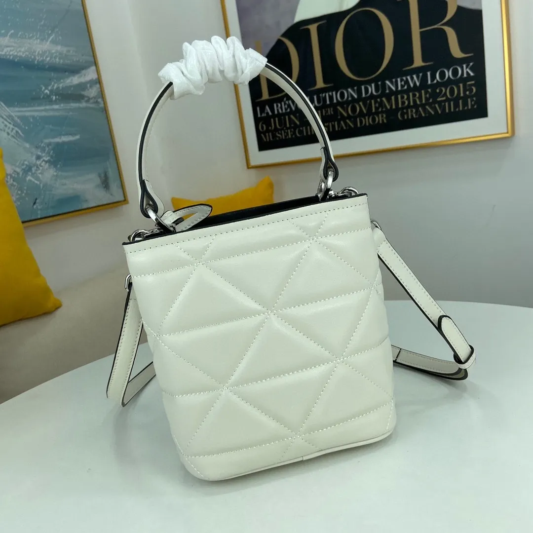 All Categories Official Website "Brand Women's Bags" Women's Bags 💙 PRADA 2022 Official New Prada Original Italian Imported Lambskin Leather Embroidery Crossbody Bag Wholesale 58002100 High Quality Size: 20-17.5-12CM