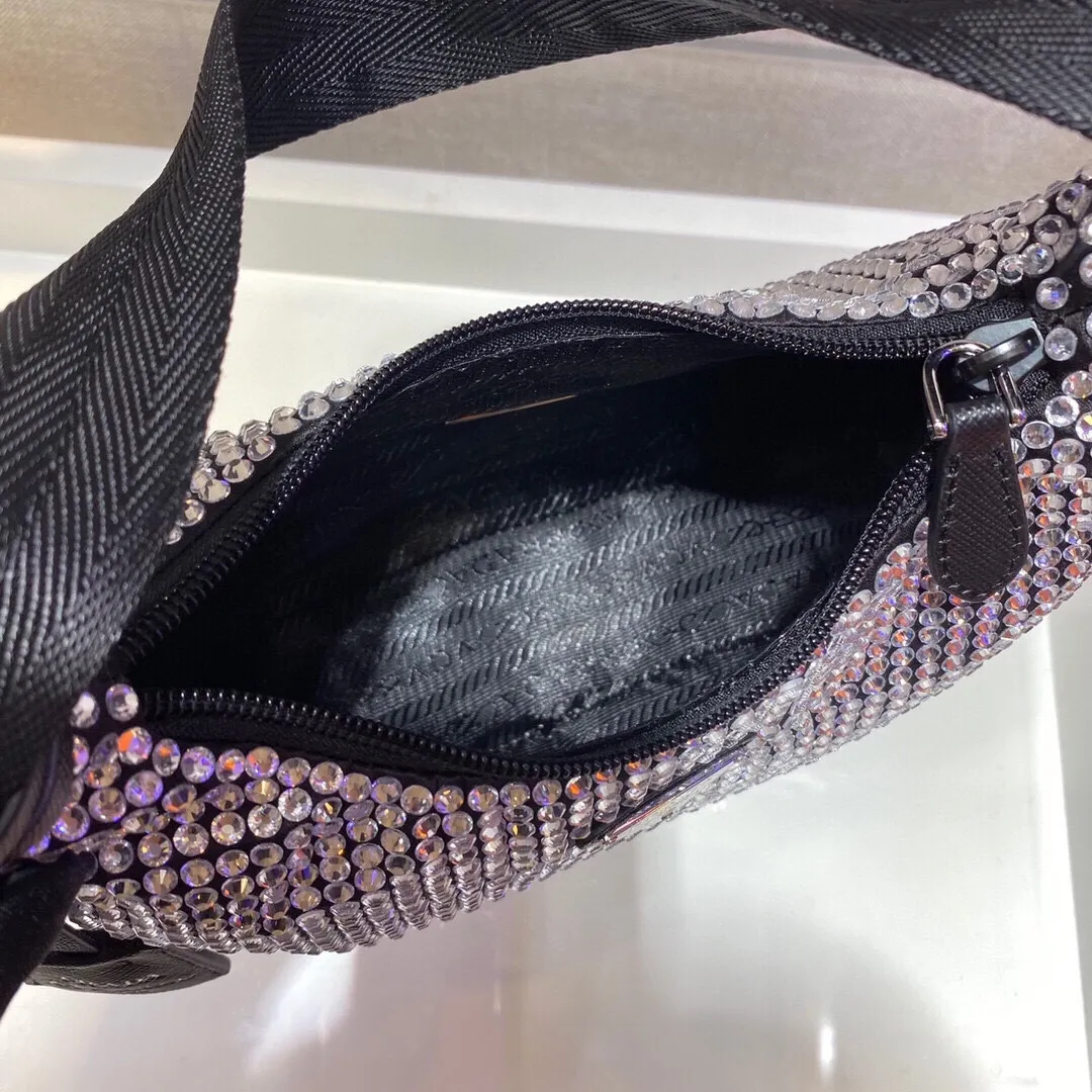 All categories Official website "Brand Women's Bags" Women's Bags 💙 PRADA 2022 official new Prada armpit bag wholesale Original order quality 58002500 Size: 23-13-5Cm
