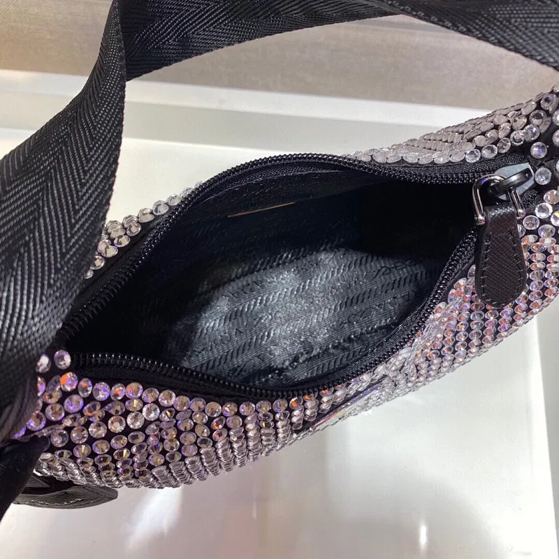 All categories Official website "Brand Women's Bags" Women's Bags 💙 PRADA 2022 official new Prada armpit bag wholesale Original order quality 58002500 Size: 23-13-5Cm
