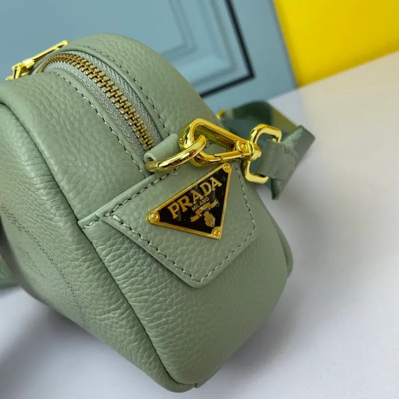 All categories Official website "Brand Women's Bags" Women's Bags 💙 PRADA replica PRADA, fine imitation PRADA bags, PRADA shoulder bags, 2023 official latest version PRADA cowhide camera bag, bag factory, original material, size: 21-14-8CM
