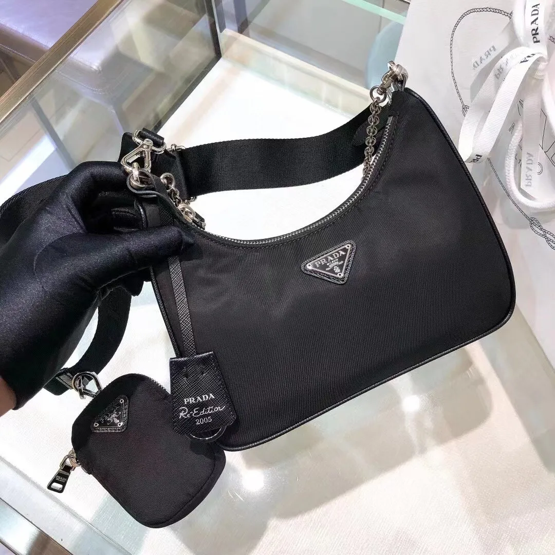 All categories Official website "Brand Women's Bags" Women's Bags 💙 PRADA 2022 official new Prada armpit bag wholesale Original order quality 58002600 Size: 22-18-6.5Cm