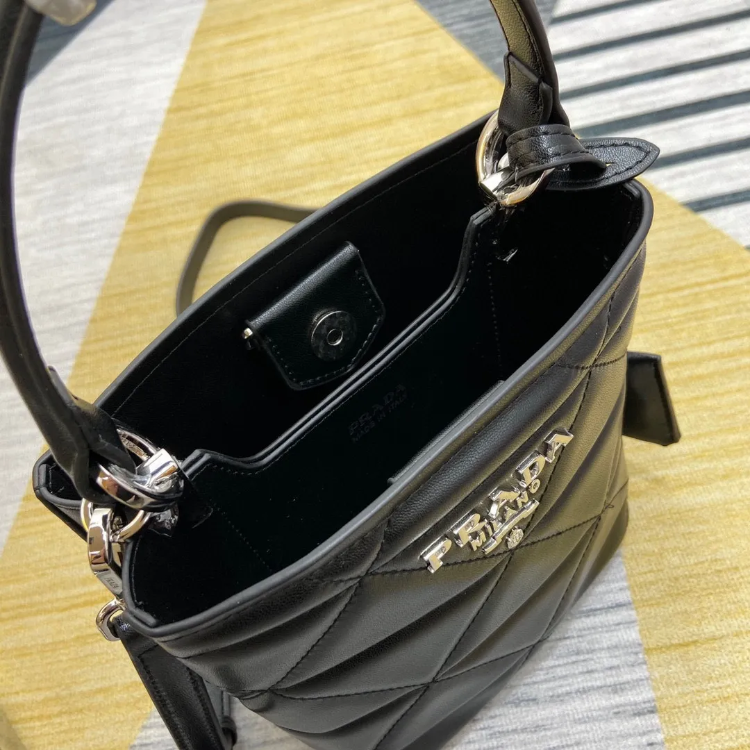 All Categories Official Website "Brand Women's Bags" Women's Bags 💙 PRADA 2022 Official New Prada Original Italian Imported Lambskin Leather Embroidery Crossbody Bag Wholesale 58002100 High Quality Size: 20-17.5-12CM