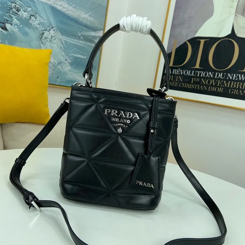 All Categories Official Website "Brand Women's Bags" Women's Bags 💙 PRADA 2022 Official New Prada Original Italian Imported Lambskin Leather Embroidery Crossbody Bag Wholesale 58002100 High Quality Size: 20-17.5-12CM