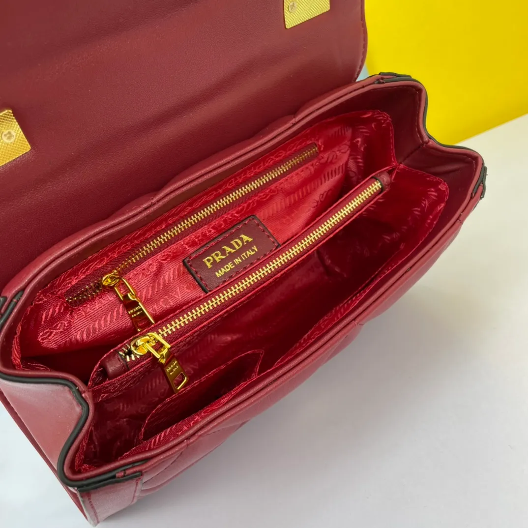All categories Official website "Brand Women's Bags" Women's Bags 💙 PRADA 2022 official new Prada crossbody bag wholesale 58002900 Original order quality Size: 26-18-11CM