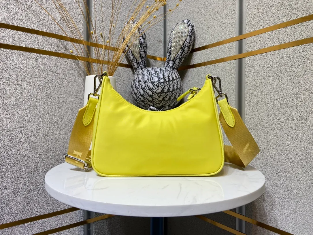 All Categories Official Website "Brand Women's Bags" Women's Bags 💙 PRADA 2023 New Prada Underarm Bag Wholesale