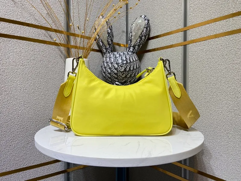 All Categories Official Website "Brand Women's Bags" Women's Bags 💙 PRADA 2023 New Prada Underarm Bag Wholesale
