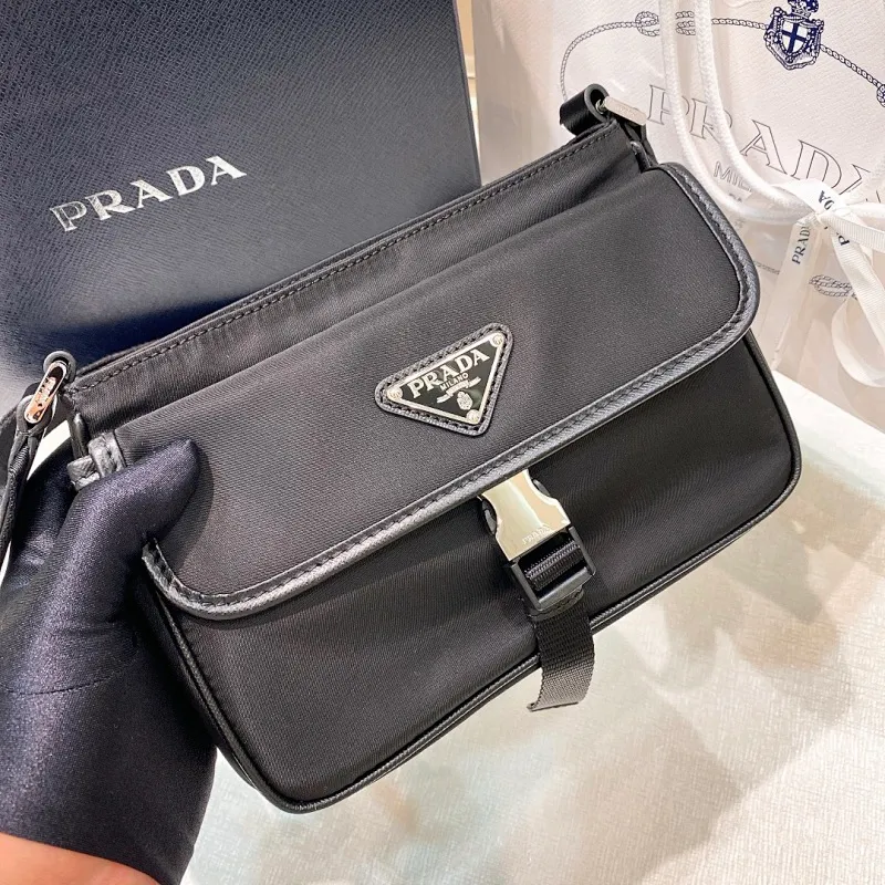 All categories Official website "Brand Women's Bags" Women's Bags 💙 PRADA 2022 official new Prada crossbody bag wholesale 58002800 Original order quality Size: 22-16-5 CM