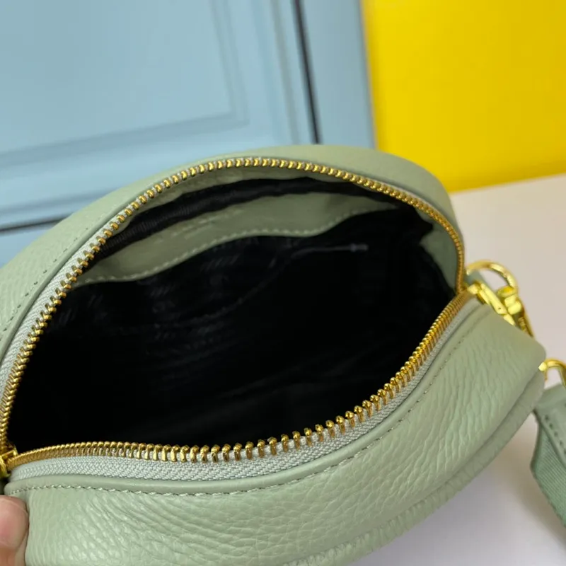All categories Official website "Brand Women's Bags" Women's Bags 💙 PRADA 2022 official new Prada crossbody bag wholesale 58002500 Original order quality Size: 21-14-8CM