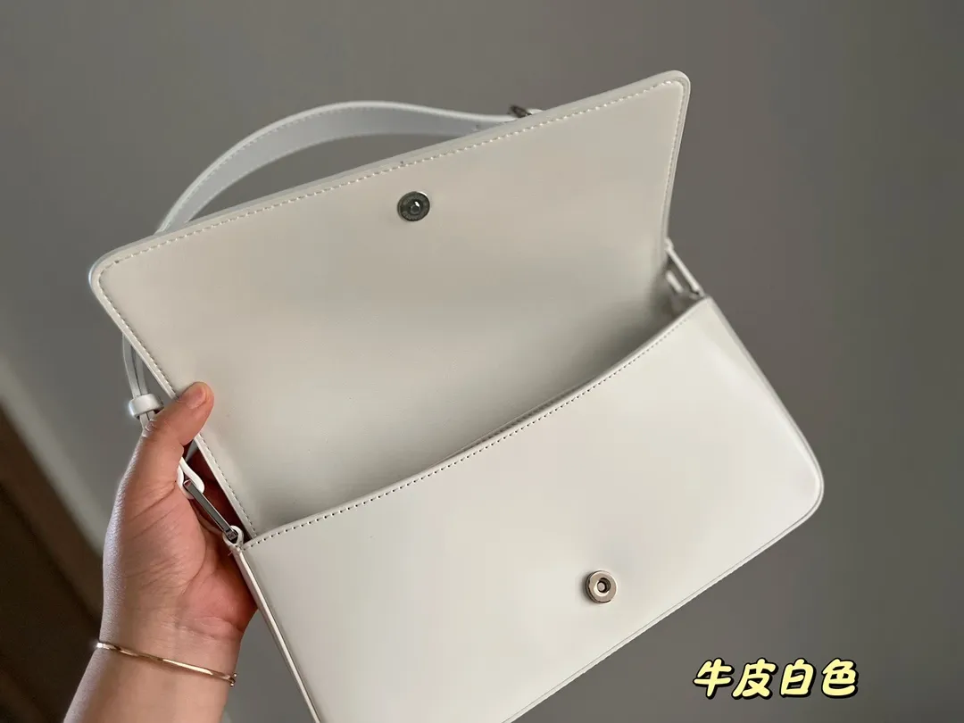All categories Official website "Brand Women's Bags" Women's Bags 💙 PRADA 2022 Official New Prada Underarm Bag Wholesale 58001600 High Quality Specifications: 28-15CM