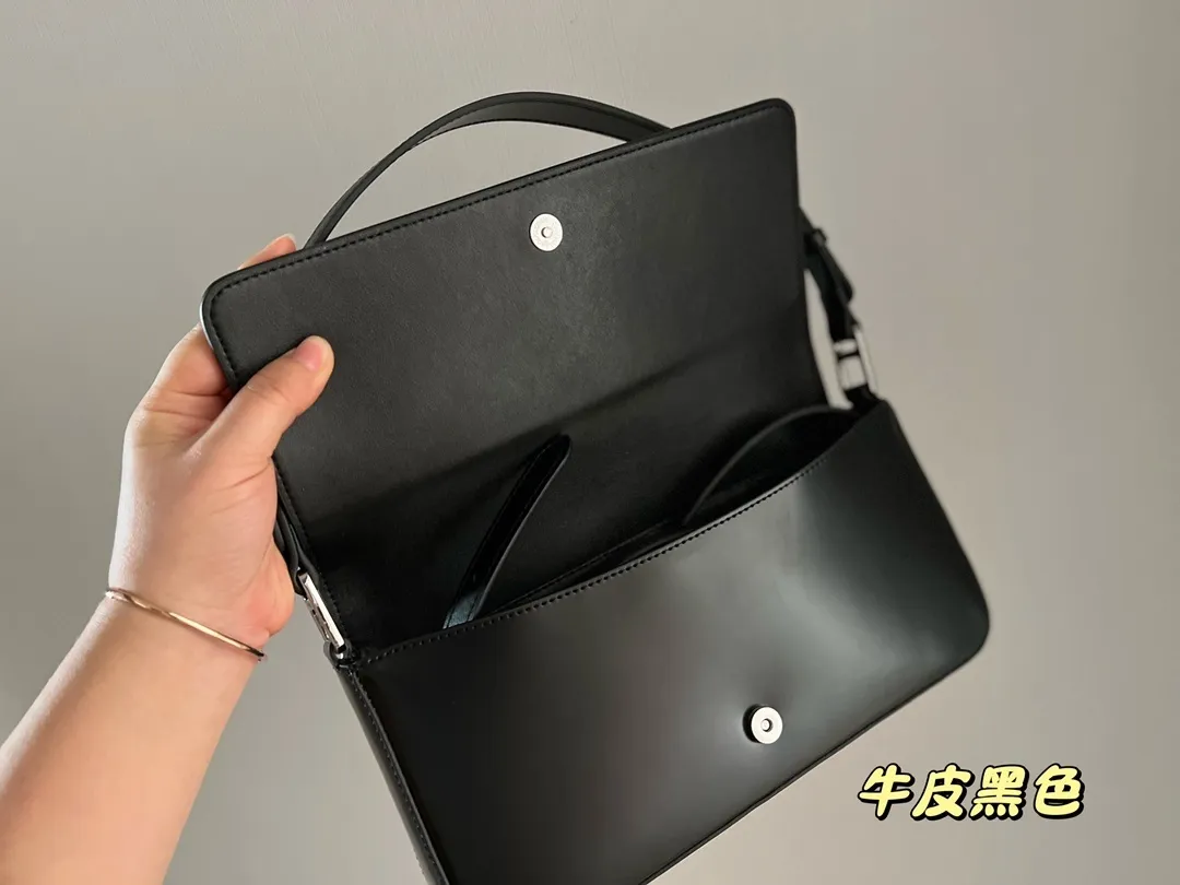 All categories Official website "Brand Women's Bags" Women's Bags 💙 PRADA 2022 Official New Prada Underarm Bag Wholesale 58001600 High Quality Specifications: 28-15CM