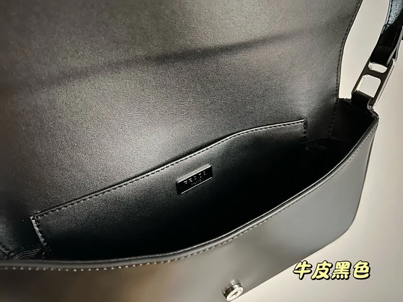 All categories Official website "Brand Women's Bags" Women's Bags 💙 PRADA 2022 Official New Prada Underarm Bag Wholesale 58001600 High Quality Specifications: 28-15CM