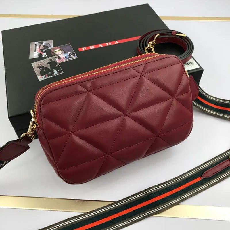 All categories Official website "Brand Women's Bags" Women's Bags 💙 PRADA 2022 Official New Prada Crossbody Bag Wholesale 58002100 High Quality Size: 24-15-7CM