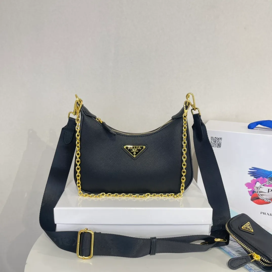 All categories Official website "Brand Women's Bags" Women's Bags 💙 PRADA 2022 Official New Prada Crossbody Bag Wholesale 58001400 High Quality Specifications: 18-22-6.5CM
