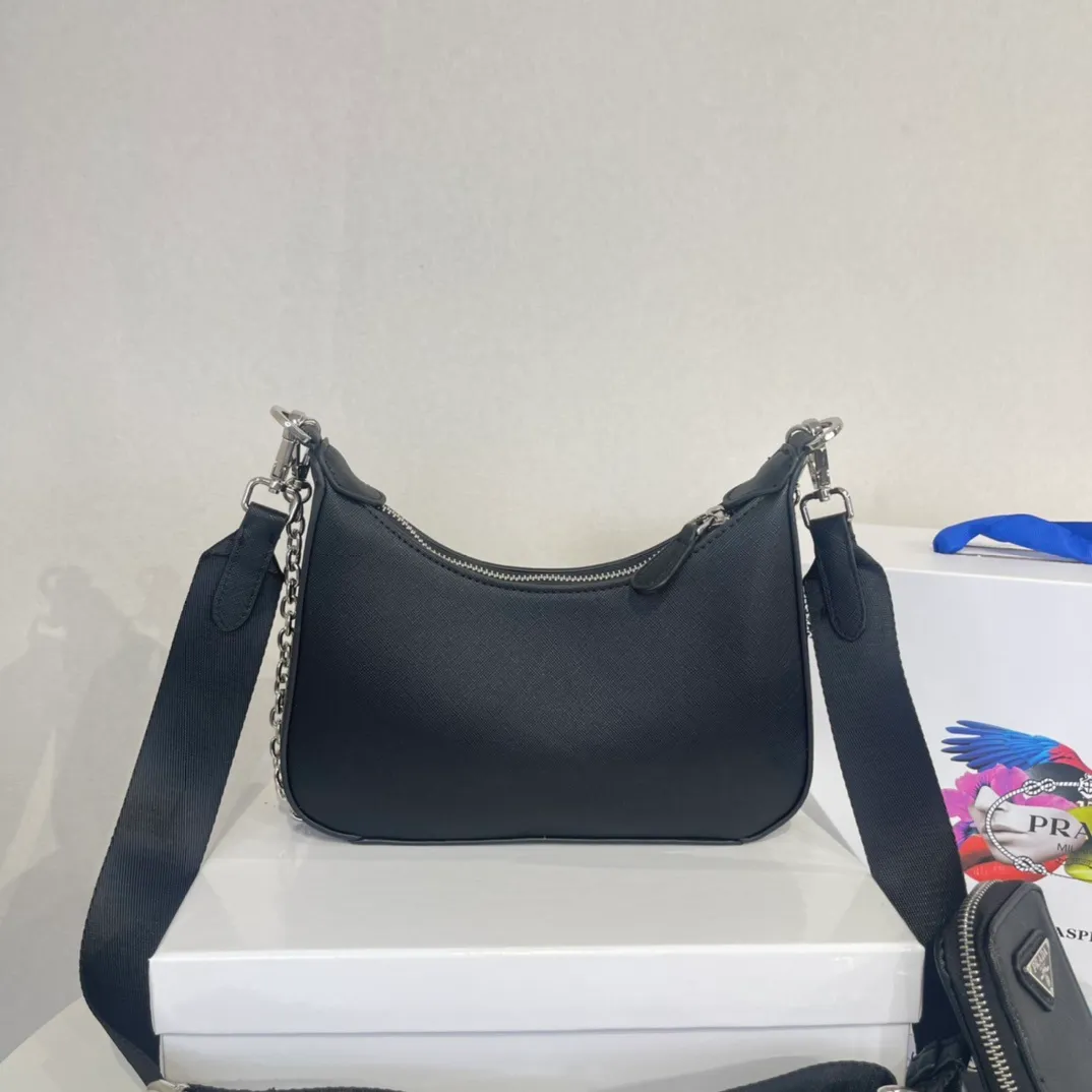 All categories Official website "Brand Women's Bags" Women's Bags 💙 PRADA 2022 Official New Prada Crossbody Bag Wholesale 58001400 High Quality Specifications: 18-22-6.5CM