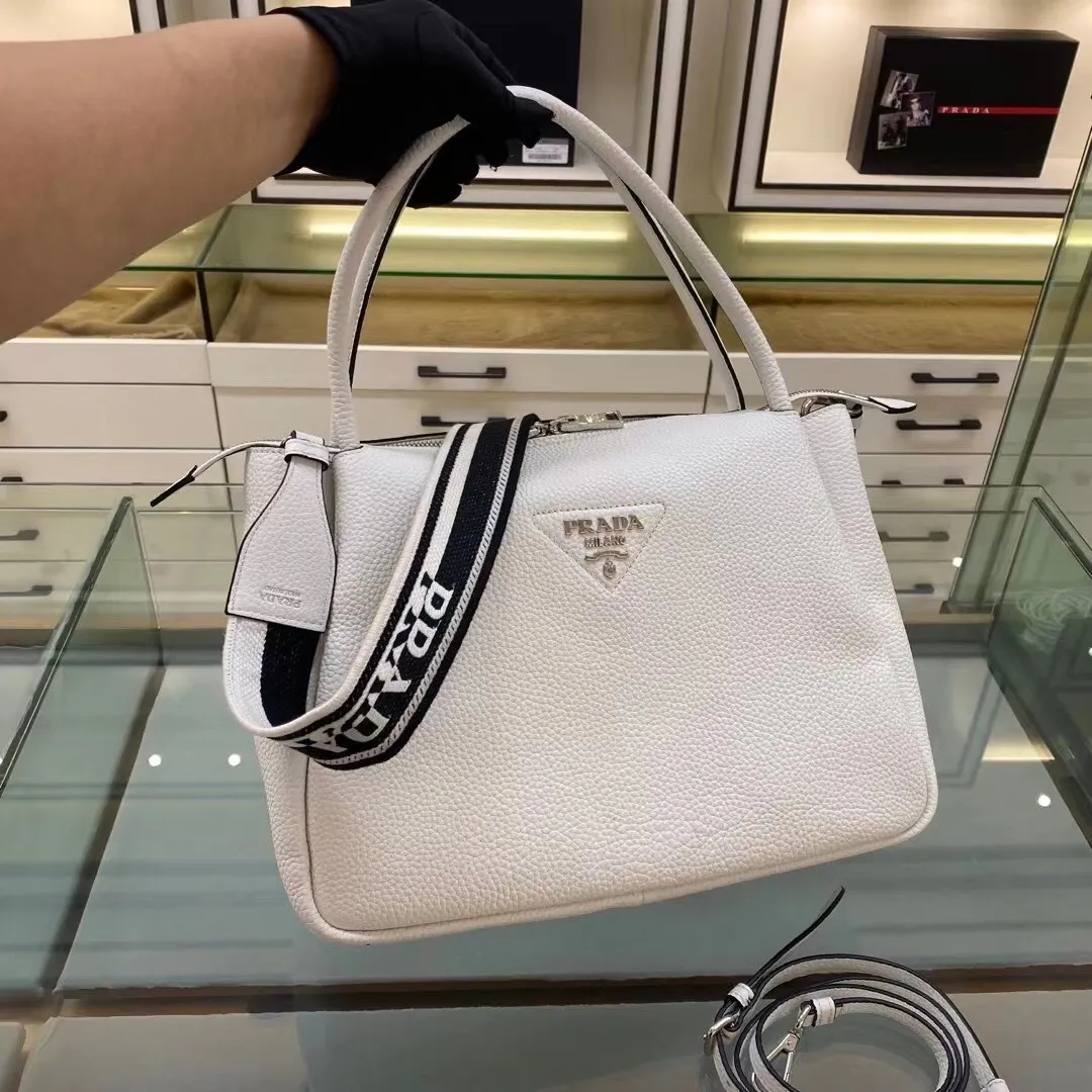 All categories Official website "Brand Women's Bags" Women's Bags 💙 PRADA 2022 official new Prada crossbody bag wholesale Original order quality 58007500 Size: 32-26-13Cm