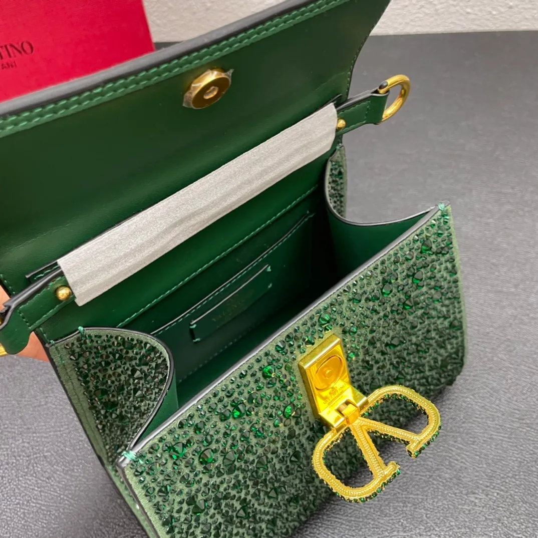 All categories Official website "Brand Women's Bags" Women's Bags 💙 Valentino replica VALENTINO, fine imitation VALENTINO bags, VALENTINO shoulder bags, 2023 official latest version VALENTINO handbags, bag factory, original material, size: 19-13-9CM