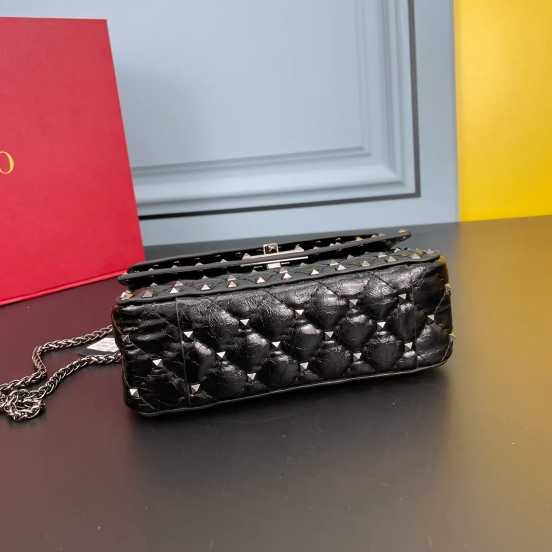 All categories Official website "Brand Women's Bags" Women's Bags 💙 Valentino 2022 Official New Valentino Sheepskin Crossbody Bag Wholesale 58002300 High Quality Size: 20-12-5CM