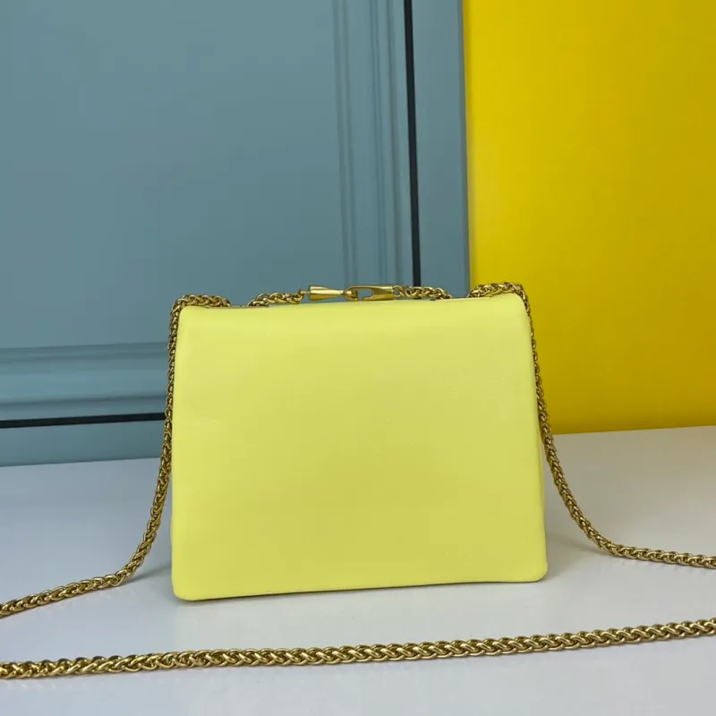All categories Official website "Brand Women's Bags" Women's Bags 💙 Valentino 2022 Official New Valentino Cowhide Crossbody Bag Wholesale 58002300 High Quality Size: 20-15-10CM