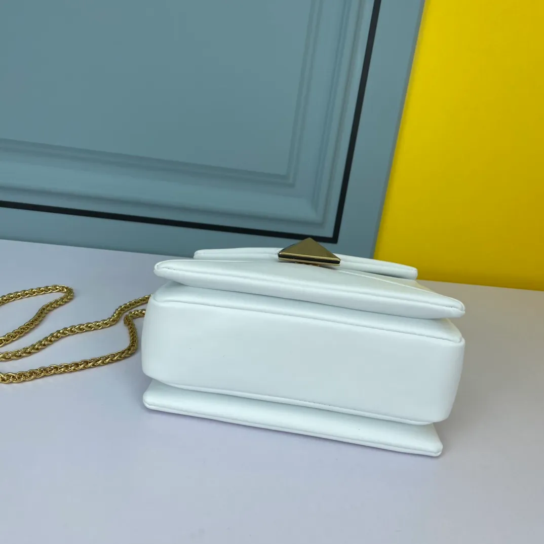 All categories Official website "Brand Women's Bags" Women's Bags 💙 Valentino 2022 Official New Valentino Cowhide Crossbody Bag Wholesale 58002300 High Quality Size: 20-15-10CM