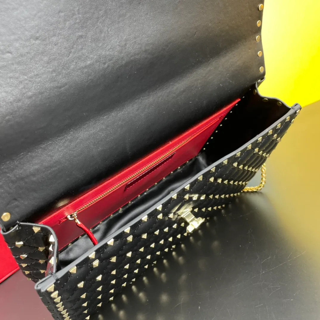All categories Official website "Brand Women's Bags" Women's Bags 💙 Valentino 2022 Official New Valentino Soft Sheepskin Crossbody Bag Wholesale 58003100 High Quality Size: 30-8.5-20CM