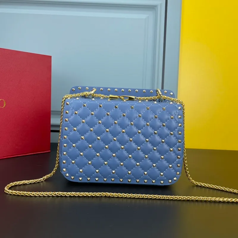 All categories Official website "Brand Women's Bags" Women's Bags 💙 Valentino 2022 Official New Valentino Sheepskin Crossbody Bag Wholesale 58002600 High Quality Size: 24-16-8CM