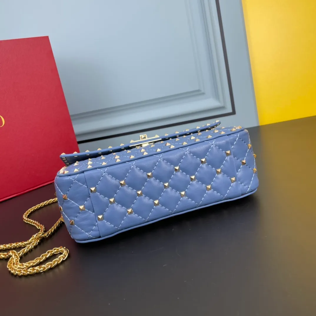 All categories Official website "Brand Women's Bags" Women's Bags 💙 Valentino 2022 Official New Valentino Sheepskin Crossbody Bag Wholesale 58002600 High Quality Size: 24-16-8CM